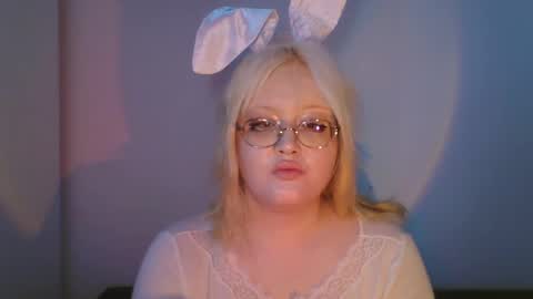 elayne_sweet online show from April 5, 2026, 8:00 am