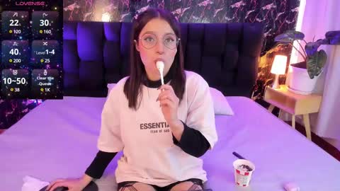 Elecktra online show from March 7, 2025, 7:27 pm