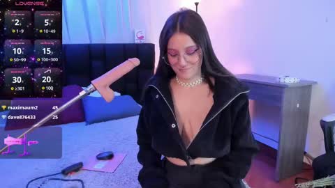 Elecktra online show from March 8, 2025, 10:45 pm