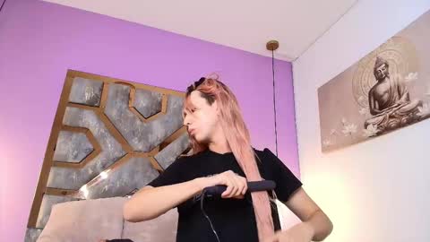 electra_gosselin online show from November 4, 2025, 3:49 am