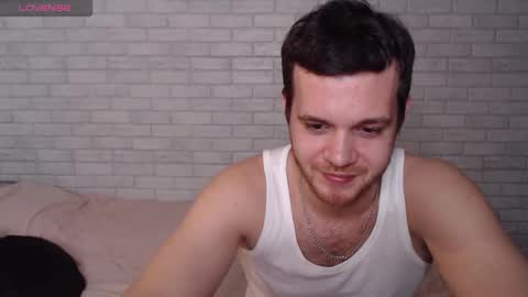 Snapshot of electric_smile chatting on December 18, 2025, 5:30 pm Alex online show from December 18, 2025, 5:30 pm