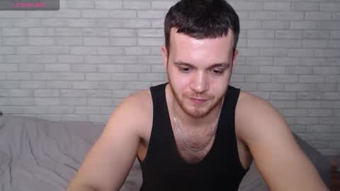 Snapshot of electric_smile chatting on January 5, 2026, 5:27 pm Alex online show from January 5, 2026, 5:27 pm