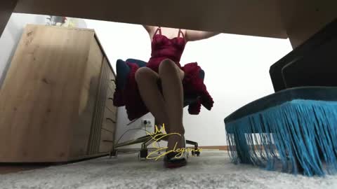 eleganzavogue online show from April 23, 2026, 12:29 pm