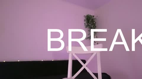 elena_li online show from February 9, 2025, 12:28 am