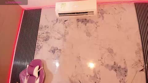 elena_wolff online show from February 4, 2026, 12:00 pm