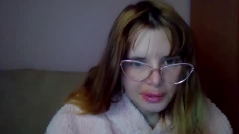 Elena online show from November 19, 2025, 4:07 pm