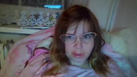 Elena online show from December 4, 2025, 9:23 pm