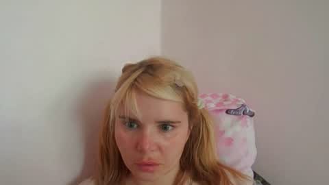 Snapshot of elenaflirt chatting on July 12, 2026, 12:18 pm Elena online show from July 12, 2026, 12:18 pm