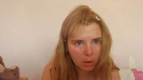 Snapshot of elenaflirt chatting on July 24, 2026, 8:45 am Elena online show from July 24, 2026, 8:45 am