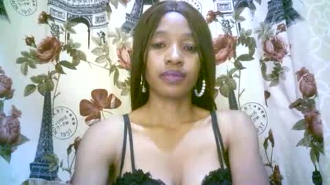 elenah013 online show from November 29, 2025, 6:05 am