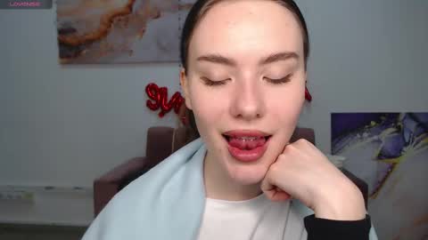 elenaoconar online show from March 10, 2025, 9:43 am