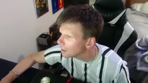 Walker online show from September 19, 2025, 4:25 am