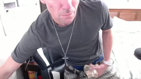 Walker online show from October 4, 2025, 7:28 am