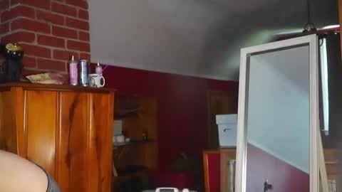 Snapshot of elfenemma chatting on July 2, 2026, 2:56 pm Emma online show from July 2, 2026, 2:56 pm
