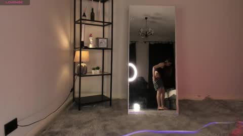 Elfie online show from September 21, 2025, 6:15 am