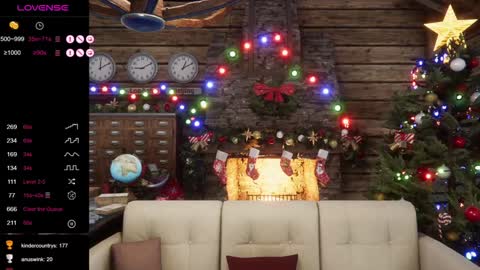 Elfie Love online show from December 25, 2024, 9:22 pm