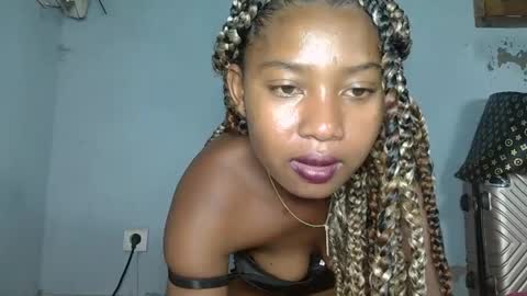 elia011 online show from January 17, 2025, 8:22 pm