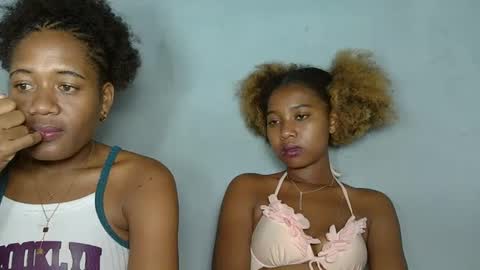 elia011 online show from February 8, 2025, 12:06 am