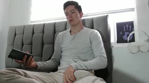 Elian online show from February 9, 2025, 1:03 pm