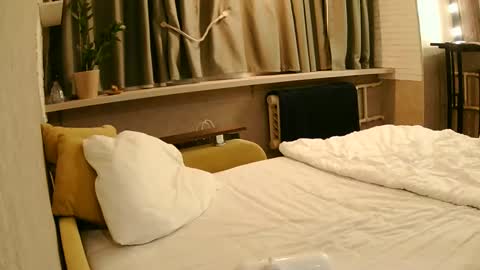 Eliana online show from February 7, 2025, 7:06 pm