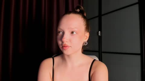 Ella online show from December 10, 2024, 4:02 am