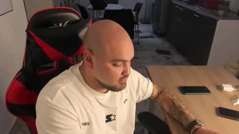 Elian online show from November 25, 2025, 9:59 pm