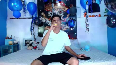 elias_salvatore_ online show from February 6, 2026, 2:27 am