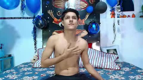 elias_salvatore_ online show from February 12, 2026, 5:30 pm