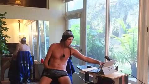 eliberator online show from March 2, 2025, 9:43 pm