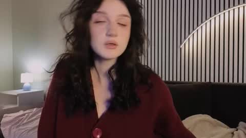 Ellie online show from October 16, 2025, 5:41 am