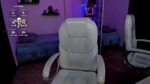 Eliie online show from March 10, 2025, 4:49 am