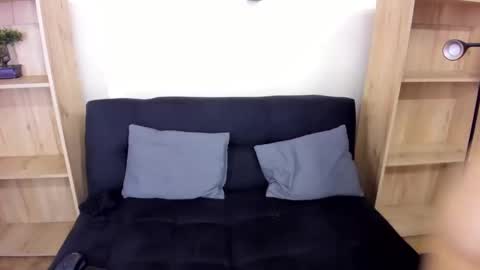 Eliie online show from September 17, 2025, 8:21 pm