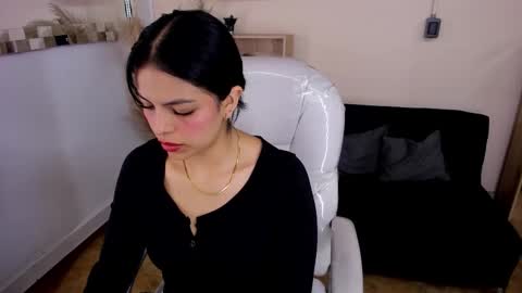 Eliie online show from September 21, 2025, 7:37 pm