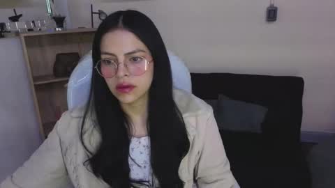 Eliie online show from November 30, 2025, 8:35 pm