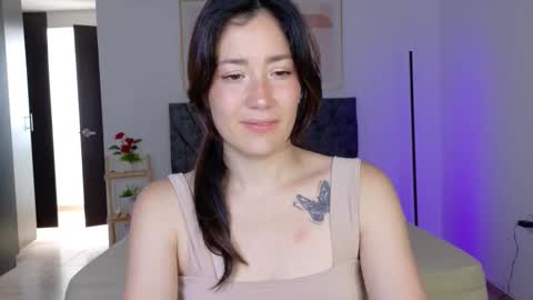 eliiih_ online show from October 1, 2025, 2:45 pm