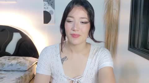 eliiih_ online show from April 27, 2026, 3:04 am