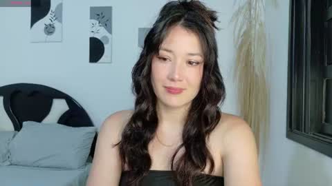 Snapshot of eliiih_ chatting on June 14, 2026, 8:33 pm eliiih_ online show from June 14, 2026, 8:33 pm