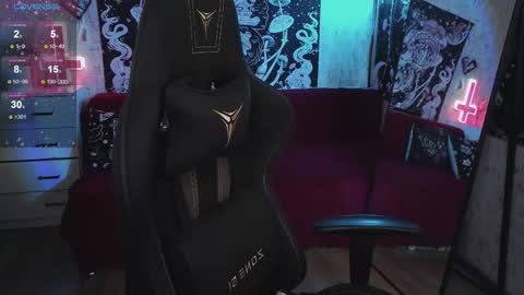 Snapshot of elika_kay chatting on February 21, 2025, 12:49 am MORE ME online show from February 21, 2025, 12:49 am