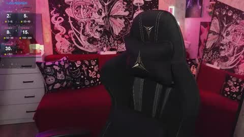 Snapshot of elika_kay chatting on November 9, 2025, 9:57 pm MORE ME online show from November 9, 2025, 9:57 pm