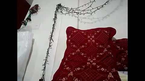 elimposstor online show from December 5, 2024, 2:42 am