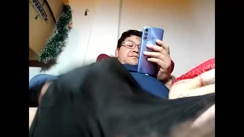 elimposstor online show from January 9, 2025, 1:18 am