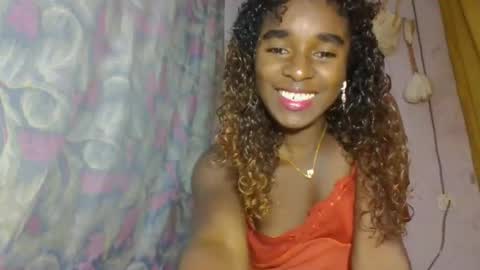 elina981 online show from April 19, 2026, 12:26 pm