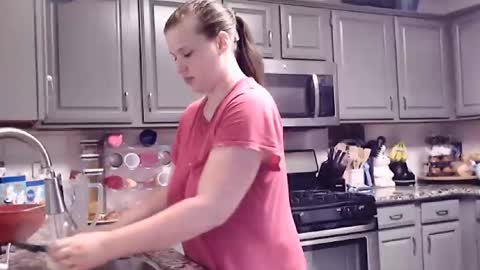 ElinaReign   online show from April 8, 2026, 2:11 am
