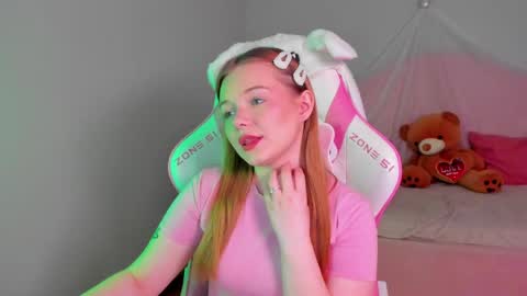 elinavale online show from April 22, 2026, 5:47 pm