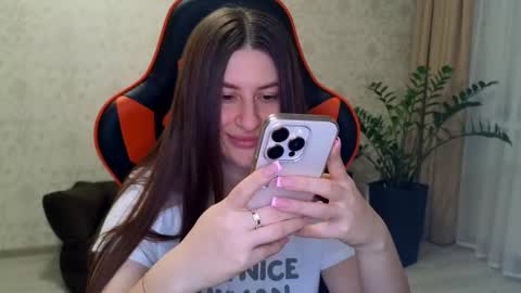 Elina online show from November 15, 2025, 10:15 pm