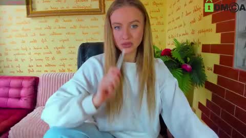 elinor_faith online show from November 12, 2025, 10:48 am