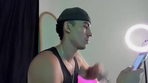 elio_dicaprio online show from November 7, 2025, 2:44 am