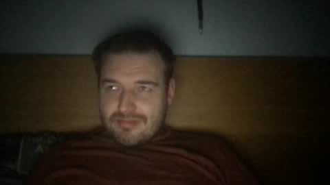 Snapshot of eliot26 chatting on December 29, 2024, 9:52 pm e26 online show from December 29, 2024, 9:52 pm