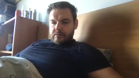 Snapshot of eliot26 chatting on October 5, 2025, 10:57 am e26 online show from October 5, 2025, 10:57 am