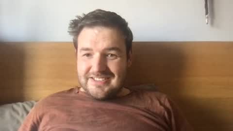 Snapshot of eliot26 chatting on April 8, 2026, 9:53 am e26 online show from April 8, 2026, 9:53 am